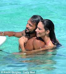 Joe fournier, 38 years old famous entrepreneur born on january 23. Joe Fournier Parties In The Bahamas After Nicole Scherzinger Dismissed Claims Of Romance Daily Mail Online