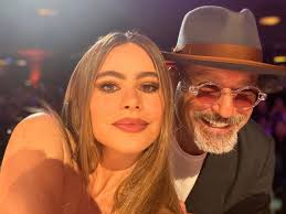 Howie Mandel Pokes Fun at Single Sofía Vergara