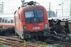 40.000 litres of highly inflammable and carcinogen epichlorohydrin were released. Zugunfall In Mannheim Sechs Monate Auf Bewahrung Fur Lokfuhrer Baden Wurttemberg Stuttgarter Zeitung