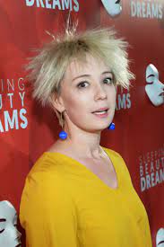 Фото со светлыми прядями чулпан хаматова выложила в. Chulpan Hamatova Snova Smenila Imidzh Starhit Ru