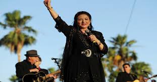 Gayle with her long hair plus an old cover of people magazine (june 5th '78) which featured sisters crystal & loretta! Wondering What Ever Happened To Long Haired Country Music Great Crystal Gayle Rare Country