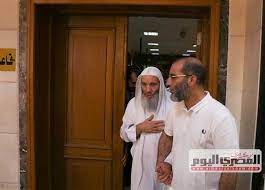 أكدت مصادر أمنية أن الشيخ محمد حسين يعقوب، سوف يمثل أمام الدائرة الخامسة إرهاب بمحكمة جنايات أمن الدولة طوارئ، برئاسة المستشار محمد السعيد الشربيني، المنعقدة في طرة في الجلسة المقبلة، نفاذًا لقرار المحكمة للإدلاء. Icd Wxmyl0byxm