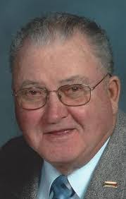 Kenneth Rigdon's Instagram, Twitter & Facebook