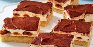 Es ist hell und luftig und absolut … Tiramisu Kuchen Vom Blech 1k Rezepte