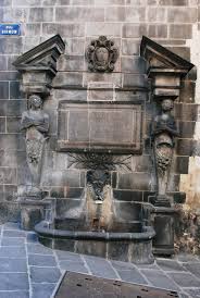 Fontaine Avec Caryatides Riom Auvergne Paysage Auvergne Auvergne Puy De Dome