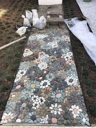 Dengan memilih perabot taman seperti kursi teras yang tepat, kamu bisa membuat ruang outdoor yang tak kalah nyaman dan fungsional pada area taman depan rumah yang kamu miliki. 20 Desain Taman Depan Rumah Cantik Idaman 2021