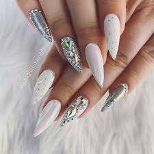 The shimmery tip on each. 21 Pretty White Glitter Nails For Any Occasion Stayglam