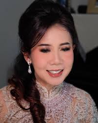 Monika Lenny . @byisabellefarradiva