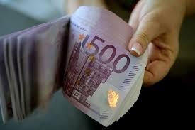 Die alten, bereits in umlauf befindlichen scheine behalten aber dauerhaft ihre gültigkeit. Ezb Schafft 500 Euro Schein Ab Ezb Derstandard At Wirtschaft