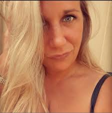 💔 Med tungt hjärta söker jag ett nytt, kärleksfullt hem till min älskade  hund Prada 💔 På grund av ändrade familjeförhållanden och arbetssituation  räcker tyvärr inte tiden till på det sätt som