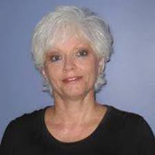 Lori Laviolette's Instagram, Twitter & Facebook