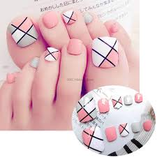 Un diseño para uñas cortas muy fácil de hacer es decorar una o dos uñas de cada. 24 Unids Set De Unas Postizas Para Pies Cuadrados Y Cortos Diseno Mixto De Parche Colorido Acabado De Prensado Para Nail Art Con Pegamento Unas Postizas Aliexpress