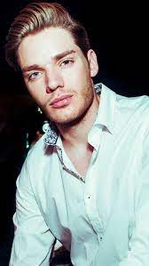 Dominic Sherwood Tumblr Dominic Sherwood Shadowhunters Actors Shadowhunters