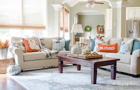 Rustic style and fall decor are meant for each other. Easy Inexpensive Fall Decorating Ideas For Your Home