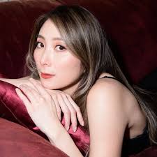 Miranda Chen (@mirandainvancity) • Instagram photos and videos