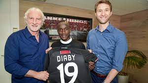 The dyed streak in his hair is routine: Bayer 04 Sign French Striker Moussa Diaby Bayer04 De