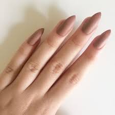 acrylnagel matt braune stiletto nagel handbemalte acryl nagel falsche nagel falsche nagel rote stiletto nagel trendige nagel nagel selbstgemacht