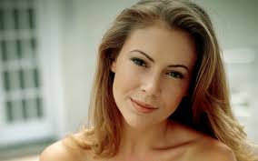 The best quality and size only with us! Alyssa Milano Hd Wallpaper Hintergrund 1920x1200
