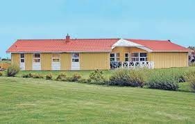 Das haus hat eine wohnfläche von 81 m² mit zwei schlafzimmern, einer voll ausgestatteten küche, einem modernen badezimmer, einem großzügigen garten und ist für max. Ferienhaus Fur 12 Personen In Friedrichskoog Spitze Nordsee Ferienhaus Nordsee