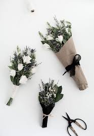 Bouquet Of Flowers For Mom Birthday 3 Easy Ways To Wrap Flowers Homey Oh My How To Wrap Flowers Flower Arrangements Beautiful Flowers