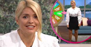 See more ideas about holly willoughby, willoughby, holly willoughby legs. This Morning Holly Willoughby Divides Fans With Today S Outfit