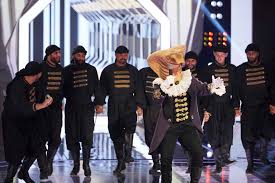 The masked singer انت مين الطاووس. Ø§Ù„Ù†Ø¬Ù… Ø§Ù„Ø¬Ø²Ø§Ø¦Ø±ÙŠ ÙÙˆØ¯ÙŠÙ„ ÙŠÙƒØ´Ù Ø¹Ù† Ù‡ÙˆÙŠØªÙ‡ ÙÙŠ Ø¨Ø±Ù†Ø§Ù…Ø¬ The Masked Singer Ø¥Ù†Øª Ù…ÙŠÙ† Ù…Ø´Ø§Ù‡ÙŠØ±