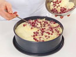 Johannisbeeren eignen sich wunderbar als belag für einen kuchen. Quarkkuchen Mit Johannisbeeren Backen So Geht S Lecker