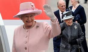 Queen Elizabeth Does Not Sit By Prince Philip During Flights Here S Why Prince Philip Queen Elizabeth Her Majesty The Queen