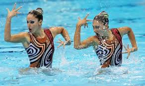 Τρέξιμο στο βουνό ή mountain bike, κολύμβηση στη θάλασσα, σκι στο βουνό, κωπηλασία ή κανόε καγιάκ σε μια λίμνη. To Didymo Twn Olympiakwn Agwnwn Sth Sygxronismenh Kolymbhsh Mila Sto Infokids Gr Infokids Gr