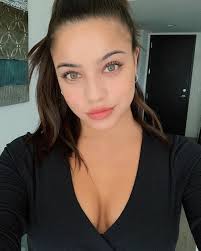 María emilia mernes rueda (born 29 october 1996), known professionally as emilia mernes, or by the stage name as emilia, is an argentine singer, songwriter, dancer, model and actress signed to sony latin. Emilia Mernes 9gag