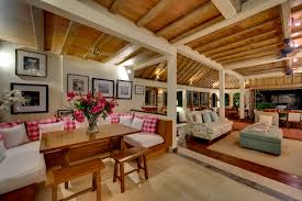 Desain interior rumah etnik kayu modifikasi motor mobil rumah. Desain Interior Rumah Tradisional Yang Eksotis Dan Menawan Arsitag