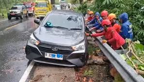 Hujan Deras Picu Longsor dan Banjir di Banyumas, Warga Diminta Waspada
