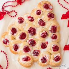 I like to make easy cheesy christmas tree shaped appetizers whenever i'm hosting a party. Christmas Tree Cream Cheese Danish Easy Last Minute Breakfast Recipe