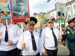 «они должны идти победным строем в любые времена». Saranskij Bessmertnyj Polk Glave Mvd Prokuroru I Episkopu Dostalsya Odin Veteran Mk
