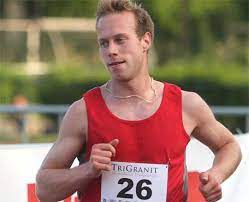 Generalmente, l'onomastico viene festeggiato il 17 settembre, in memoria di san roberto bellarmino, dottore della chiesa; Ottusa Kasza Robert Megszerezte Az Elso Europai Olimpiai Kvotat