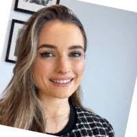 Jasmine Searcy's Instagram, Twitter & Facebook