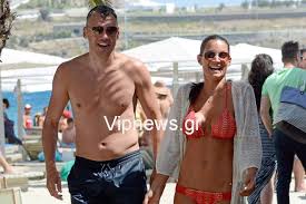 Η μύκονος διαθέτει δύο λιμάνια: Anastatwse Th Mykono H Ellhnida Syzygos Toy Saroynas Giasikebitsioys Vipnews