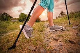 Walken ist sowohl für sehr sportliche als auch für weniger sportliche personen geeignet. Nordic Walking Gummipuffer Pads Richtig Aufstecken