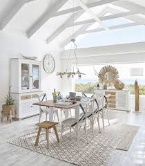 Lampara De Techo De Mimbre Trenzado Y Metal Blanco En 2019 Diseno De Interiores Online In 2020 Beach House Decor Living Room Beach House Interior Design Home Decor