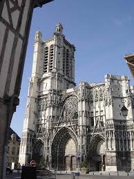 Epingle Par Floyd Frisch Sur Cathedrales De France Cathedrale Monuments Historiques Region Champagne