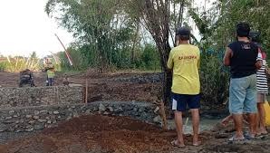 The midfielder met with the squad ahead of their final group b match against russia. Bwx4072slb9vzm