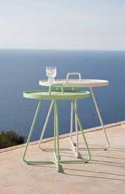 Auf dem balkon kann man an einem kleinen beistelltisch gut frühstücken. Schone Beistelltische Fur Den Garten Online Bestellen Milanari Com