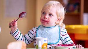 Il fatto che non è più l'alimento principe della dieta infantile significa anche che il bambino può condividere i pasti con il resto della famiglia, ammesso che la dieta familiare sia sana e bilanciata. Alimentazione Bambino 2 Anni Indicazioni Per La Crescita Metadieta