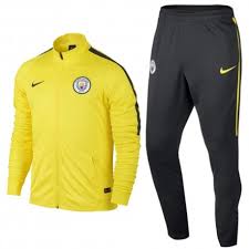 Manchester city trainingsanzug 20/21.fragen sie jetzt danach und erhalten sie es zu hause! Manchester City Prasentation Trainingsanzug 2017 Gelb Nike Sportingplus Net
