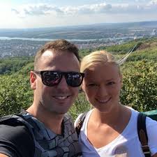 Showing editorial results for georgina póta. Pota Georgina A Vebe Utan Akar A Baba Is Johet Blikk