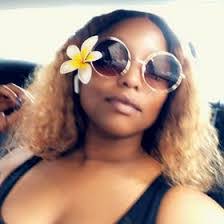 Wanda Flores's Instagram, Twitter & Facebook