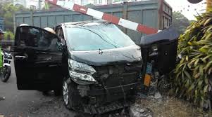 We did not find results for: Ditabrak Ka Di Senayan Alphard Tetap Melaju Meski Sirine Sudah Berbunyi