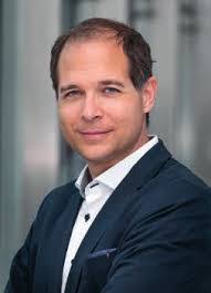 Linda Hackl's Instagram, Twitter & Facebook