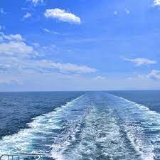 cucumber yuta さんのinstagramをピンしています 瀬戸内海 愛媛 広島 飛行機雲の船バージョン なんて言うのかな 瀬戸内海 船 海 青空 瀬戸内海汽船 写真好きな人と繋がりたい ファインダー越しの私の世界 instagram instagram posts visual