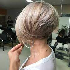short layered haircut thick hair flattering layered short haircuts for thick hair kurzhaarschnitt fur dickes haar kurzhaarschnitte dickere haare